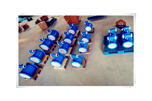 聚四氟內(nèi)襯一體式智能電磁流量計(jì)